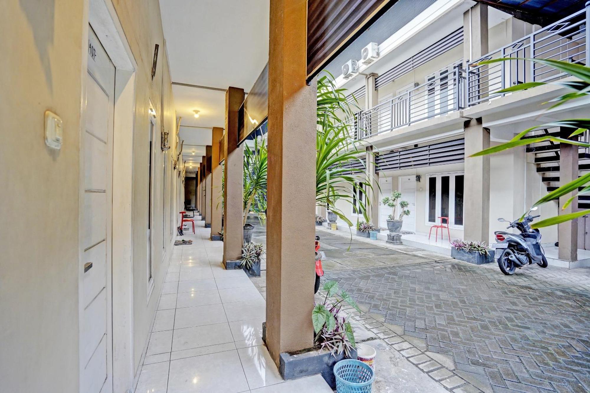 טולונגאגונג Oyo Life 92190 Arya Guest House מראה חיצוני תמונה