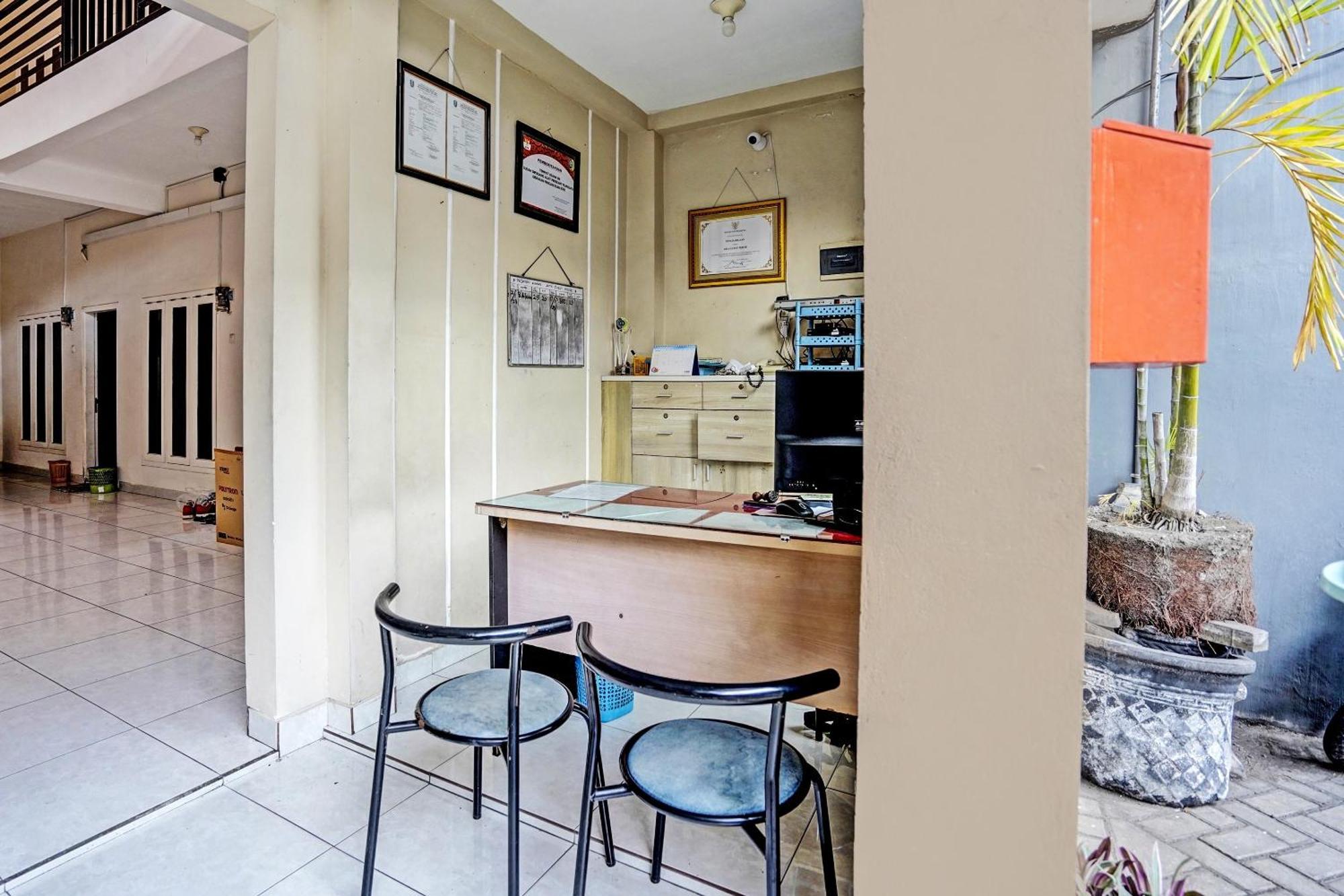 טולונגאגונג Oyo Life 92190 Arya Guest House מראה חיצוני תמונה